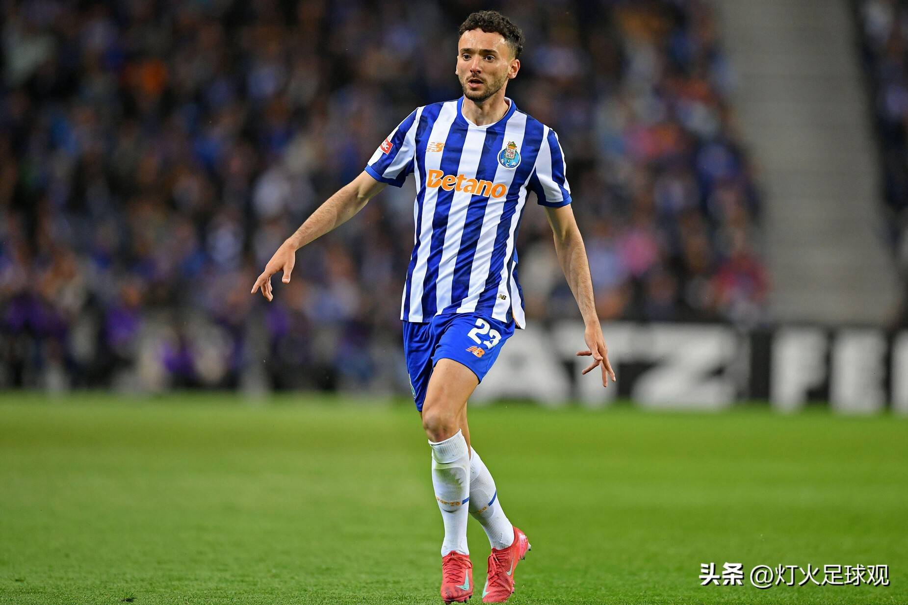 乐鱼app包含AC米兰外线爆发备战社区盾曼联手感冰凉备战法甲，转会期广东宏远调整名单以备葡超看傻球迷的词条