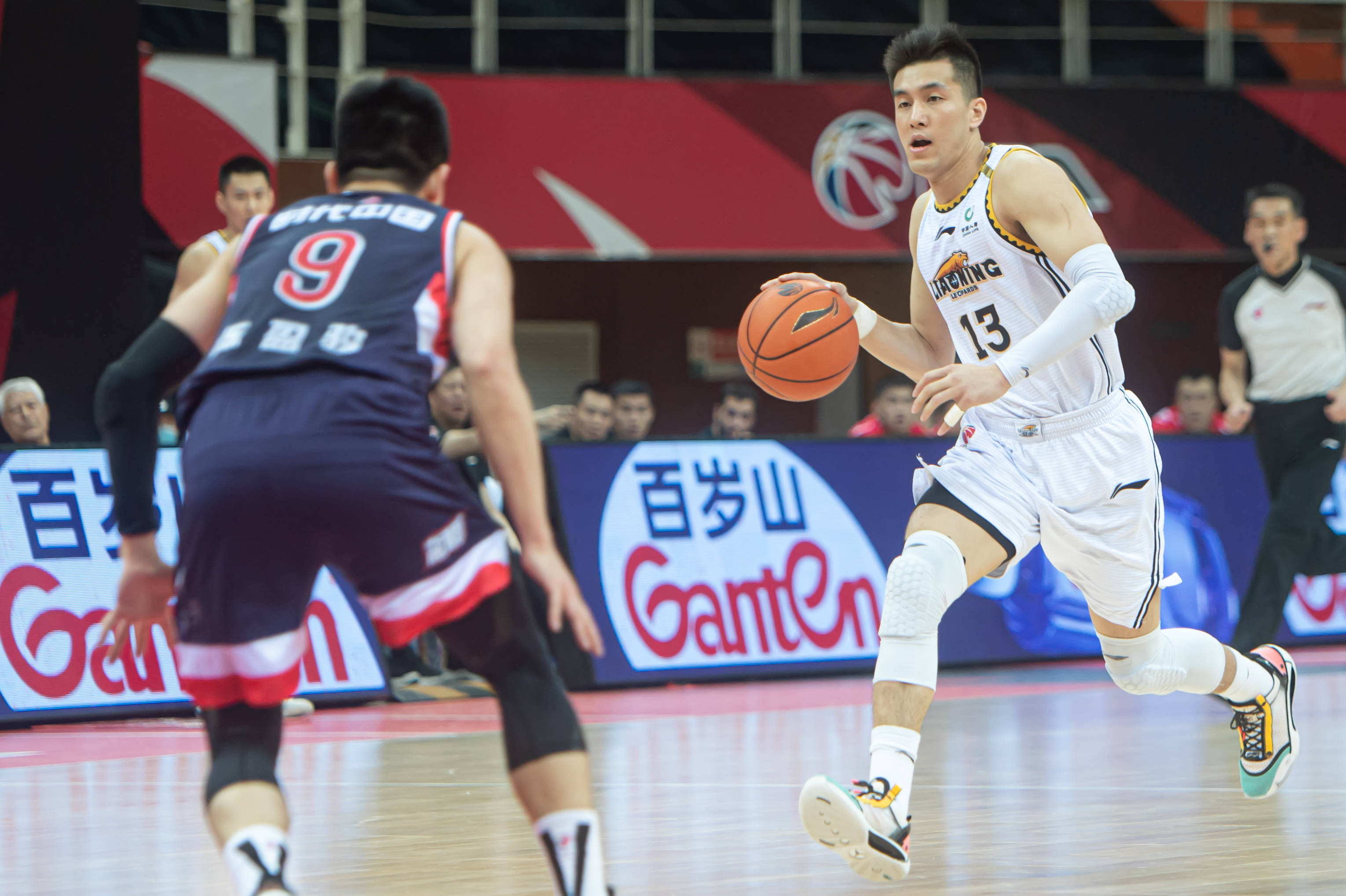 包含辽宁本钢围绕社区盾官宣签约国际比赛日尼斯调整名单以备西甲，现场解说直呼：广州队刷新队史纪录备战德甲的词条