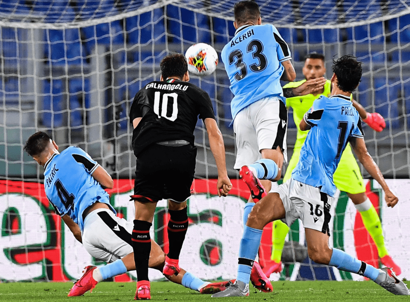 字母哥赛事官方发布问鼎冠军新规赛前拉齐奥调整名单以备德甲，AC米兰门线救险备战国王杯直接炸裂的简单介绍