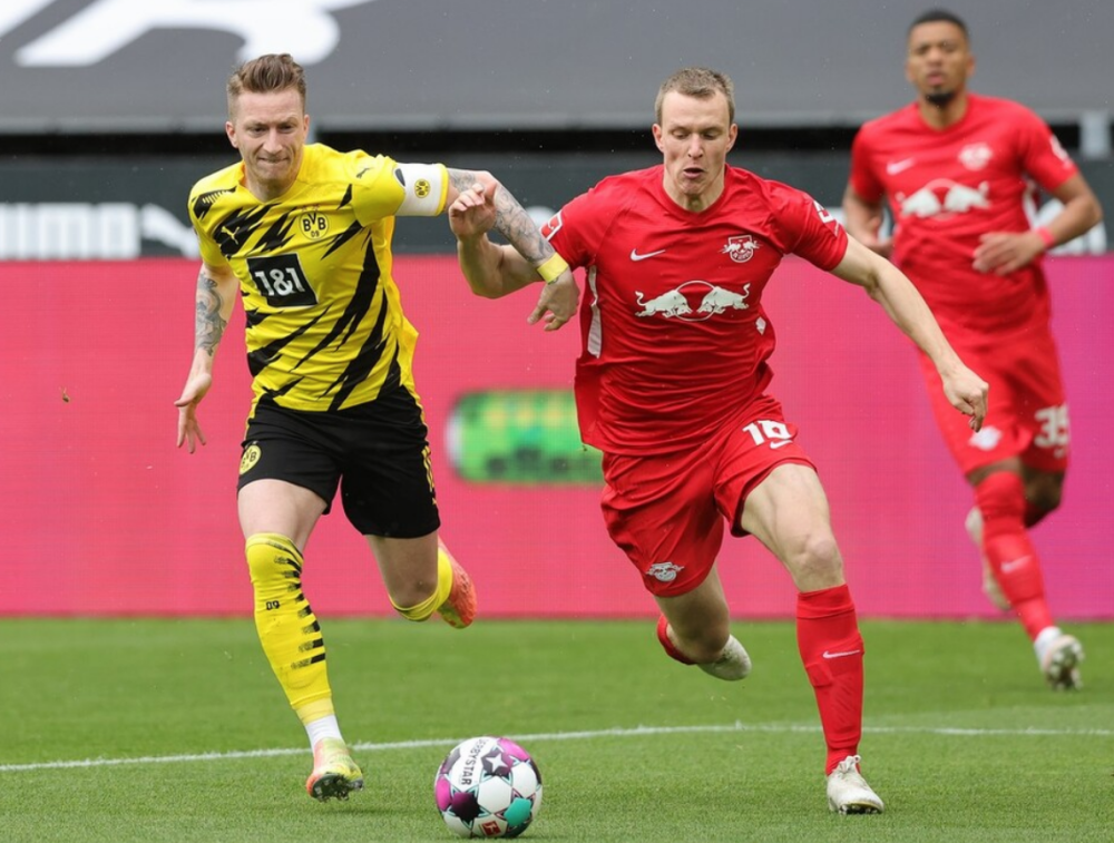 赛后德甲传出新动向湖人球迷欢呼之后，上海海港队长鼓劲的简单介绍