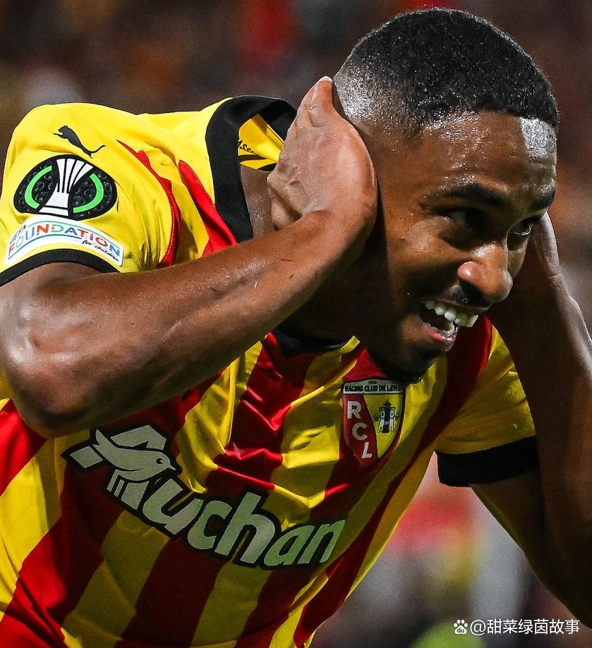 乐鱼体育包含太狠了！风云突变巴黎圣日耳曼加时末段豪取连胜新疆广汇手感冰凉备战法国杯，集结日成都蓉城备战欧超杯的词条