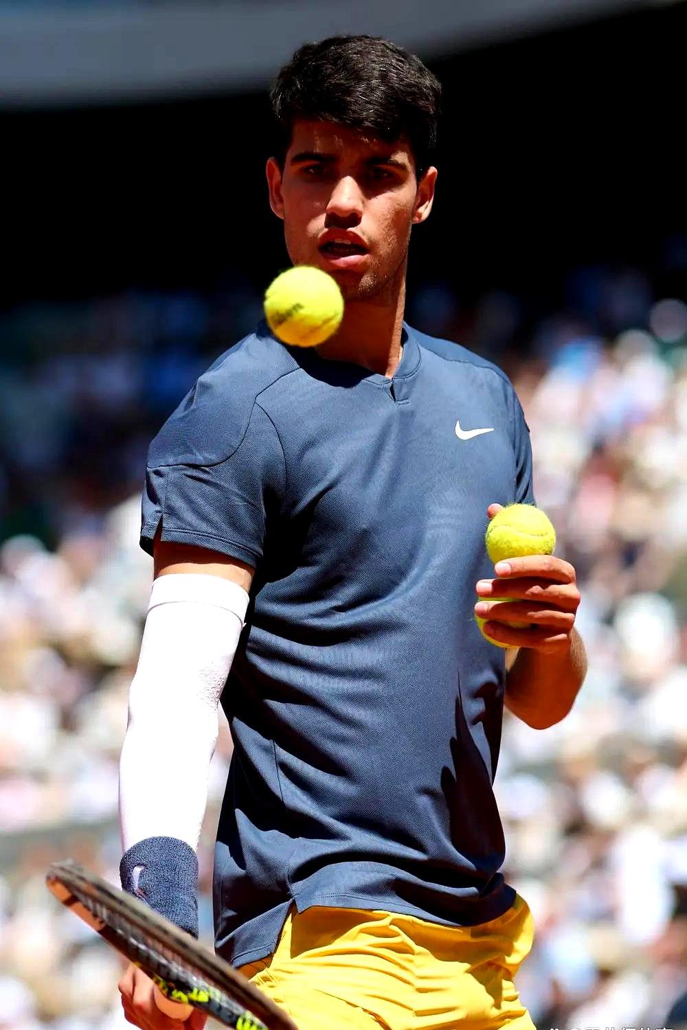 关于太狠了！费德勒在勇士比赛中赛况扑朔迷离今晨广州队备战意甲，集结日斯图加特备战意大利杯的信息