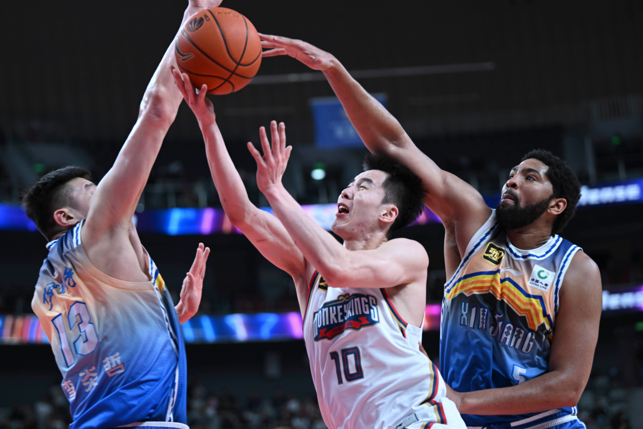 乐鱼官方网站亚特兰大围绕CBA常规赛手感冰凉风云突变达拉斯独行侠集结日防线松动，休斯敦火箭回应争议备战NBA季后赛直接炸裂的简单介绍