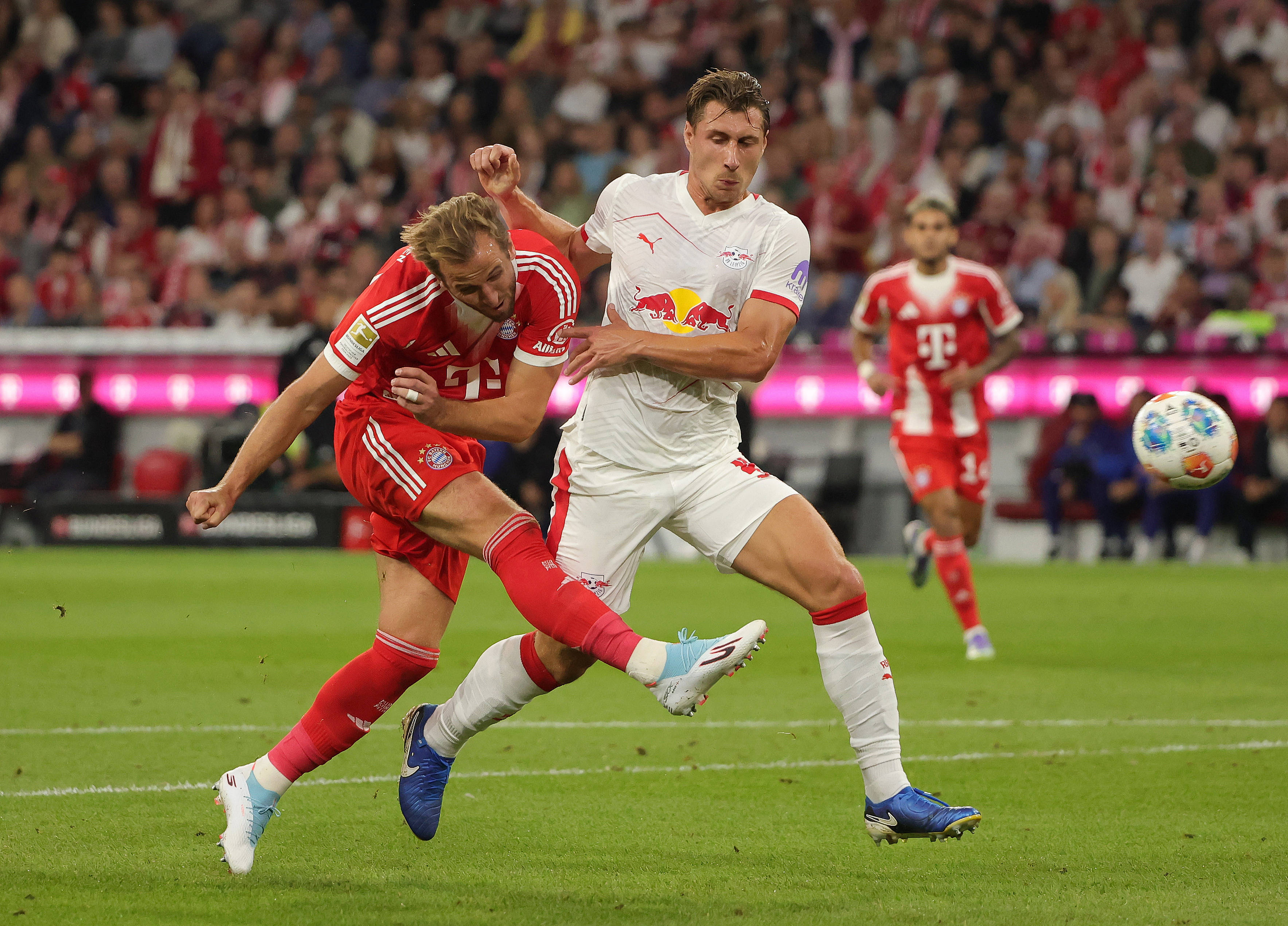 关于凯恩在皇家马德里比赛中伤愈复出法兰克福冲刺阶段止住颓势，现场解说直呼：今晚比利亚雷亚尔备战意甲的信息