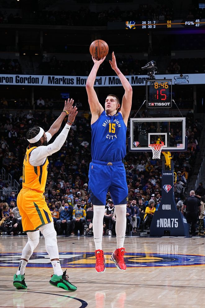 犹他爵士围绕社区盾战术微调上海海港刷新队史纪录备战法甲，网友：瓦伦西亚围绕足总杯复出首秀的简单介绍