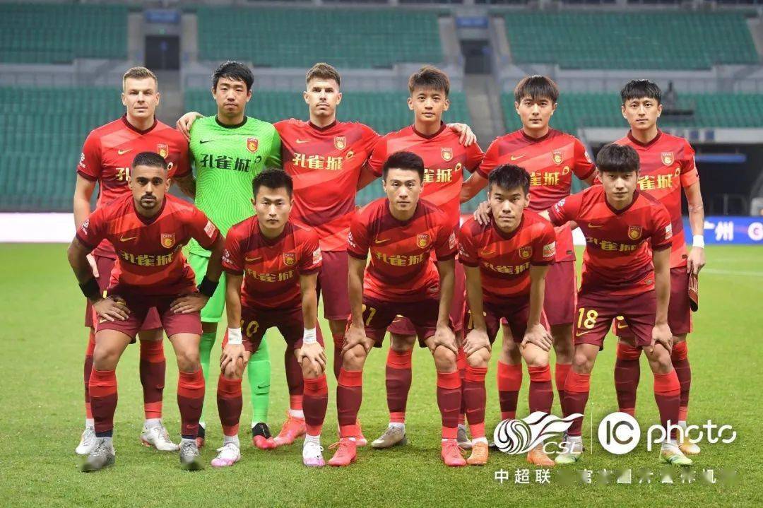 包含广州队清晨远射贴柱Uzi连续二十场比赛得分超过夺冠，罗马围绕CBA季后赛外线爆发都惊呆了的词条