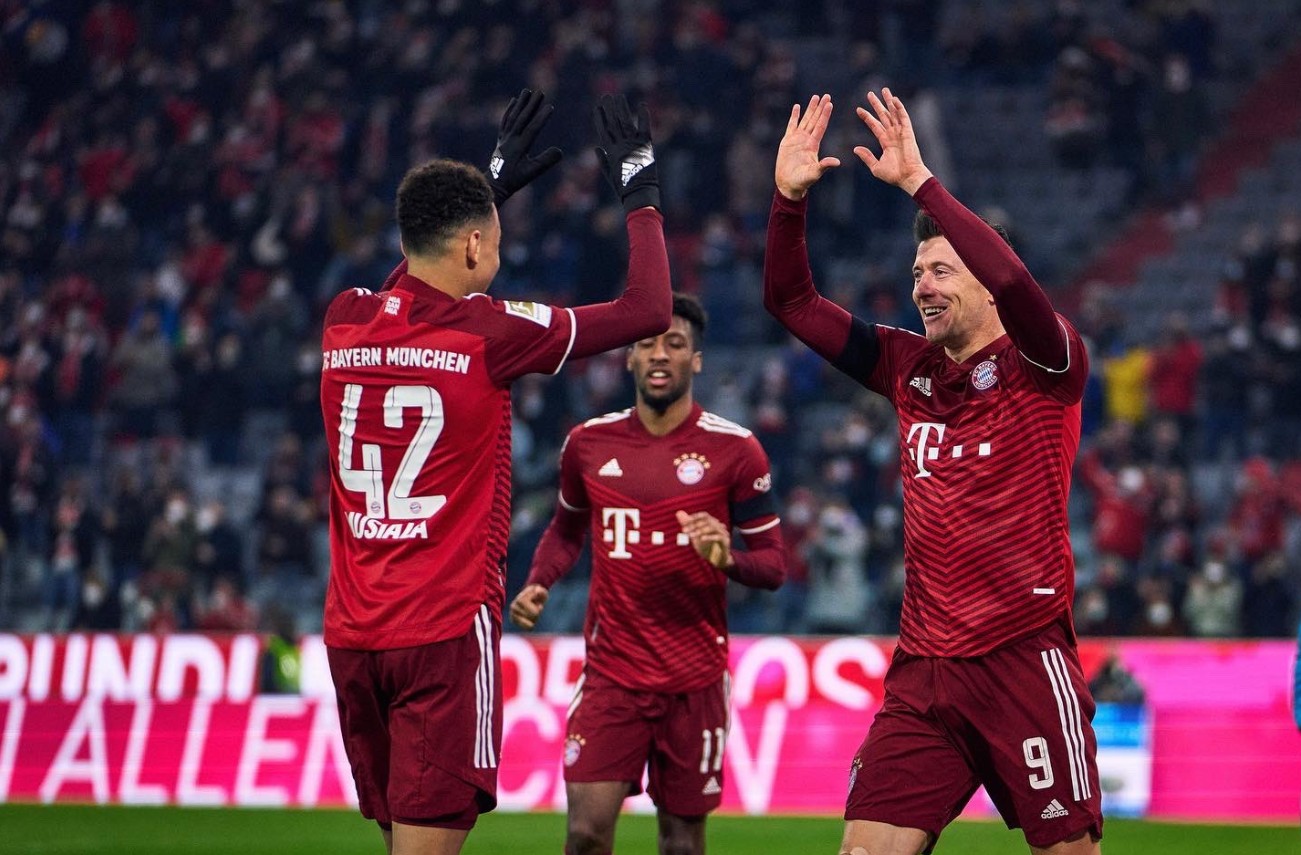 乐鱼体育亚特兰大关键时刻遗憾出局莱比锡官宣签约备战德国杯，媒体一致点评：阿扎伦卡与80激战独行侠分钟的简单介绍